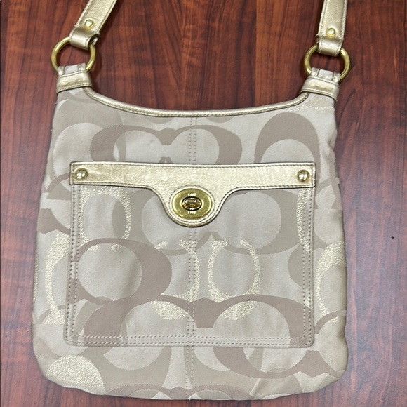 Coach vintage Gold and Beige Shoulder Bag vintage. - Picture 1 of 7